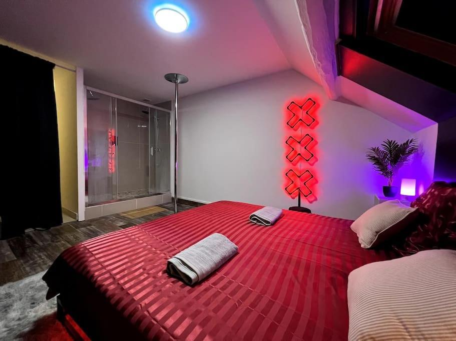 Red Love-Room / Balneo & Plus ! Souppes-sur-Loing Exterior photo